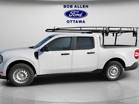 Used 2025 Ford Maverick XLT w/ Equipment Group 302A AWD/4WD image 2