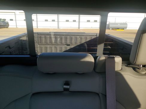 Used 2023 GMC Sierra 1500 SLT w/ SLT Premium Package image 14