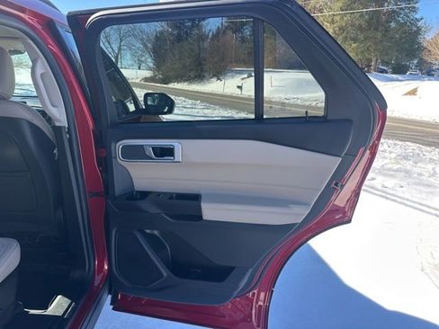 Used 2020 Ford Explorer XLT w/ Equipment Group 202A image 14