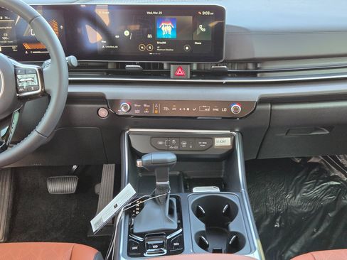 New 2026 Kia Carnival EX image 31