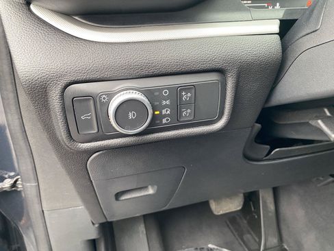 Used 2022 Ford Explorer XLT w/ Equipment Group 202A AWD/4WD image 26