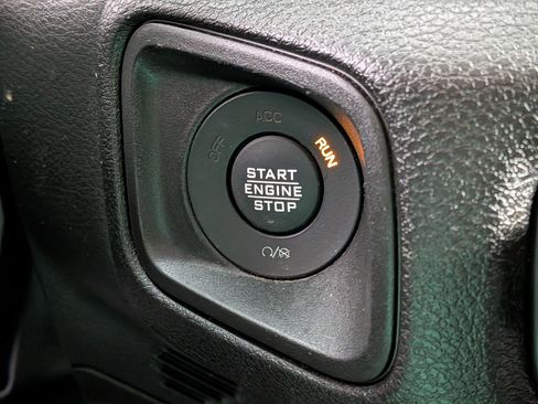 Used 2025 Jeep Wrangler Unlimited Sport AWD/4WD image 22