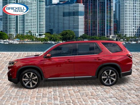 Certified 2025 Honda Pilot Touring image 8