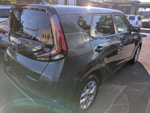 Used 2025 Kia Soul LX w/ LX Technology Package FWD image 1