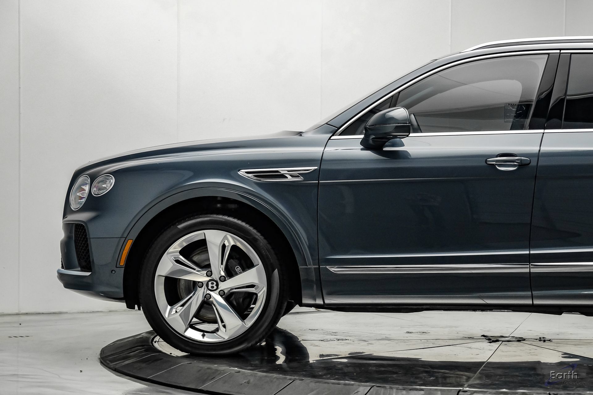 Used 2023 Bentley Bentayga Extended Wheelbase AWD/4WD image 8