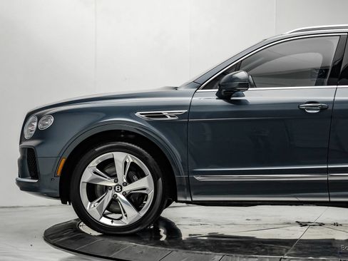 Used 2023 Bentley Bentayga Extended Wheelbase AWD/4WD image 8
