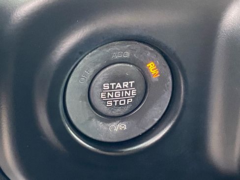 Used 2022 Jeep Wrangler Unlimited Sahara w/ Safety Group AWD/4WD image 20