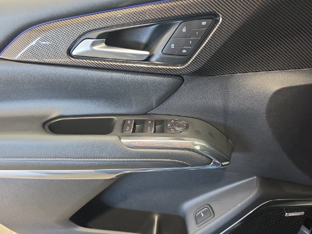 Used 2026 Chevrolet Traverse High Country AWD/4WD image 21