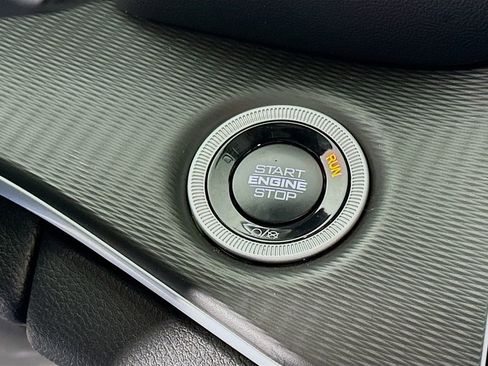 Certified 2024 Jeep Grand Cherokee Altitude image 23