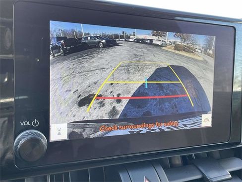 Used 2024 Toyota RAV4 XLE image 27