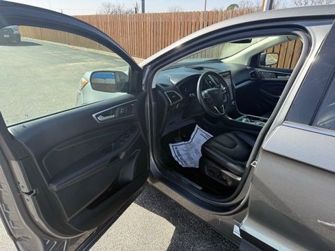 Used 2022 Ford Edge Titanium image 11