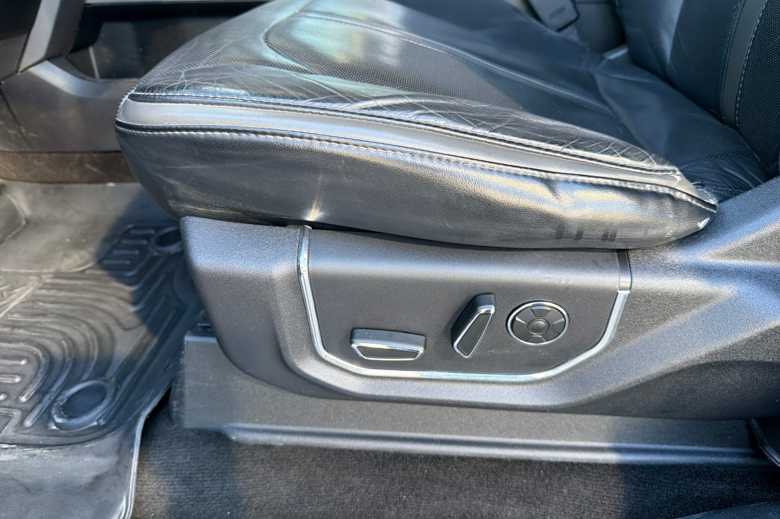 Used 2015 Ford F150 Platinum w/ Technology Package AWD/4WD image 12