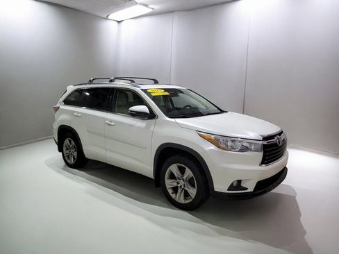Used 2015 Toyota Highlander Limited image 2