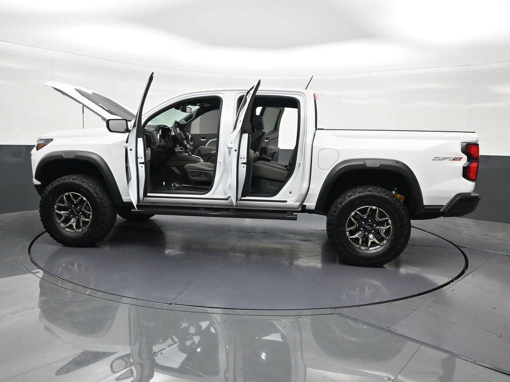 Used 2024 Chevrolet Colorado ZR2 AWD/4WD image 38