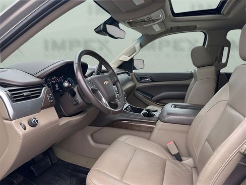 Used 2017 Chevrolet Tahoe LT w/ LT Signature Package image 9