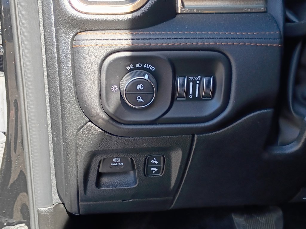 Used 2023 RAM 1500 Limited w/ Body-Colour Bumper Group AWD/4WD image 25