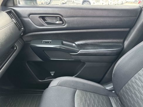 Used 2023 Nissan Pathfinder SV image 24