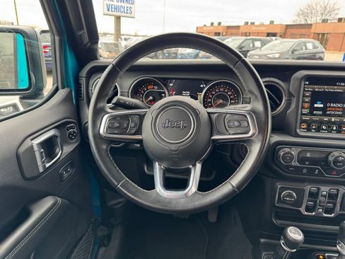 Used 2020 Jeep Wrangler Unlimited Sahara image 11