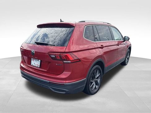 Used 2022 Volkswagen Tiguan SE AWD/4WD image 3