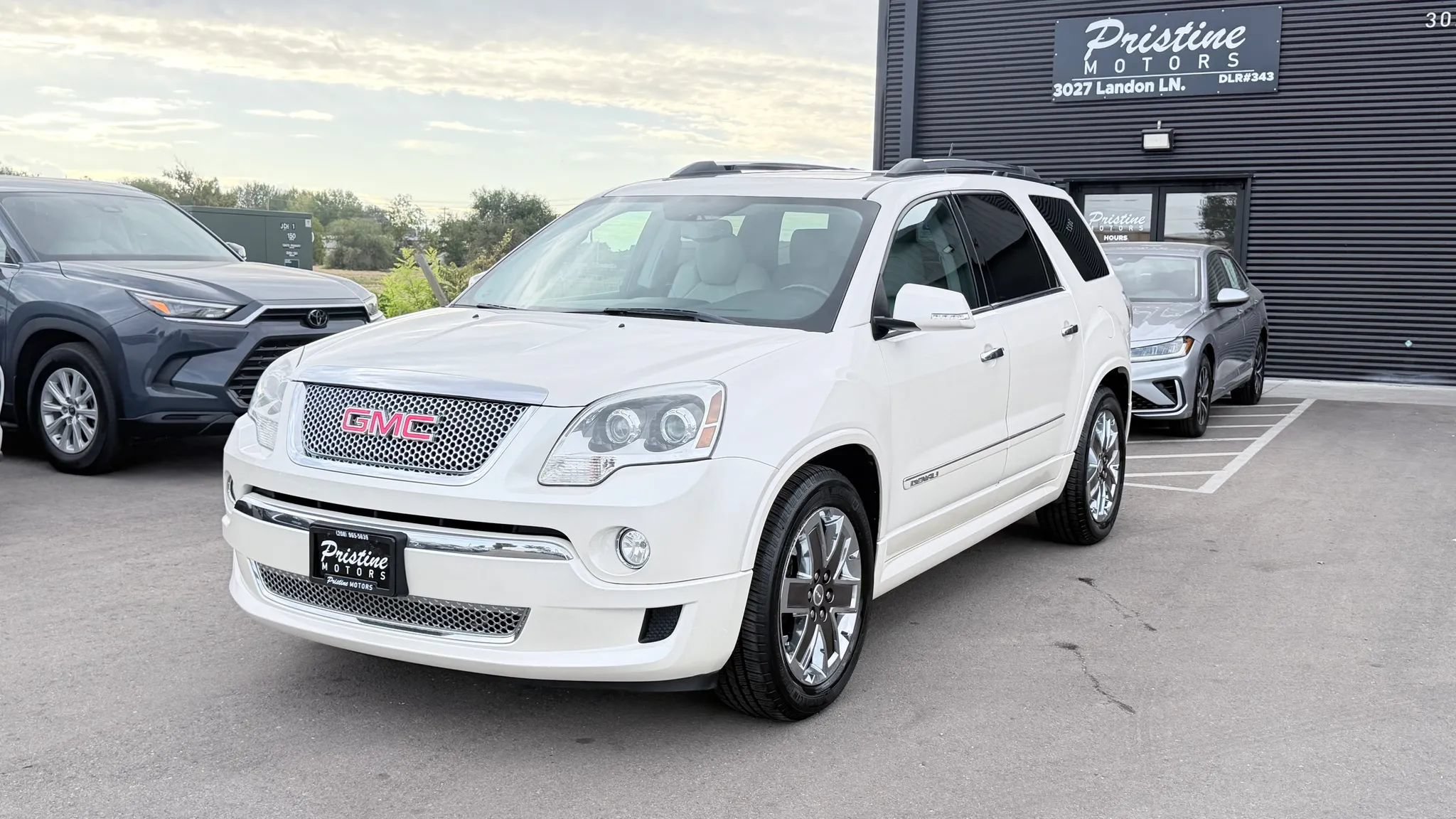Used 2012 GMC Acadia Denali AWD/4WD image 1