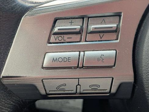 Used 2010 Subaru Outback 2.5i Limited image 9