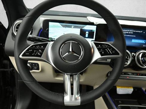 Certified 2025 Mercedes-Benz GLB 250 4MATIC image 14