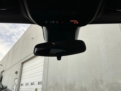 Used 2025 Chevrolet Equinox LT image 17