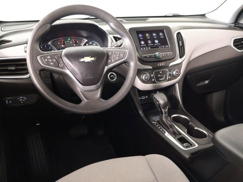 Used 2022 Chevrolet Equinox LT FWD image 2