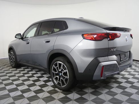 Certified 2025 BMW X2 xDrive28i image 5