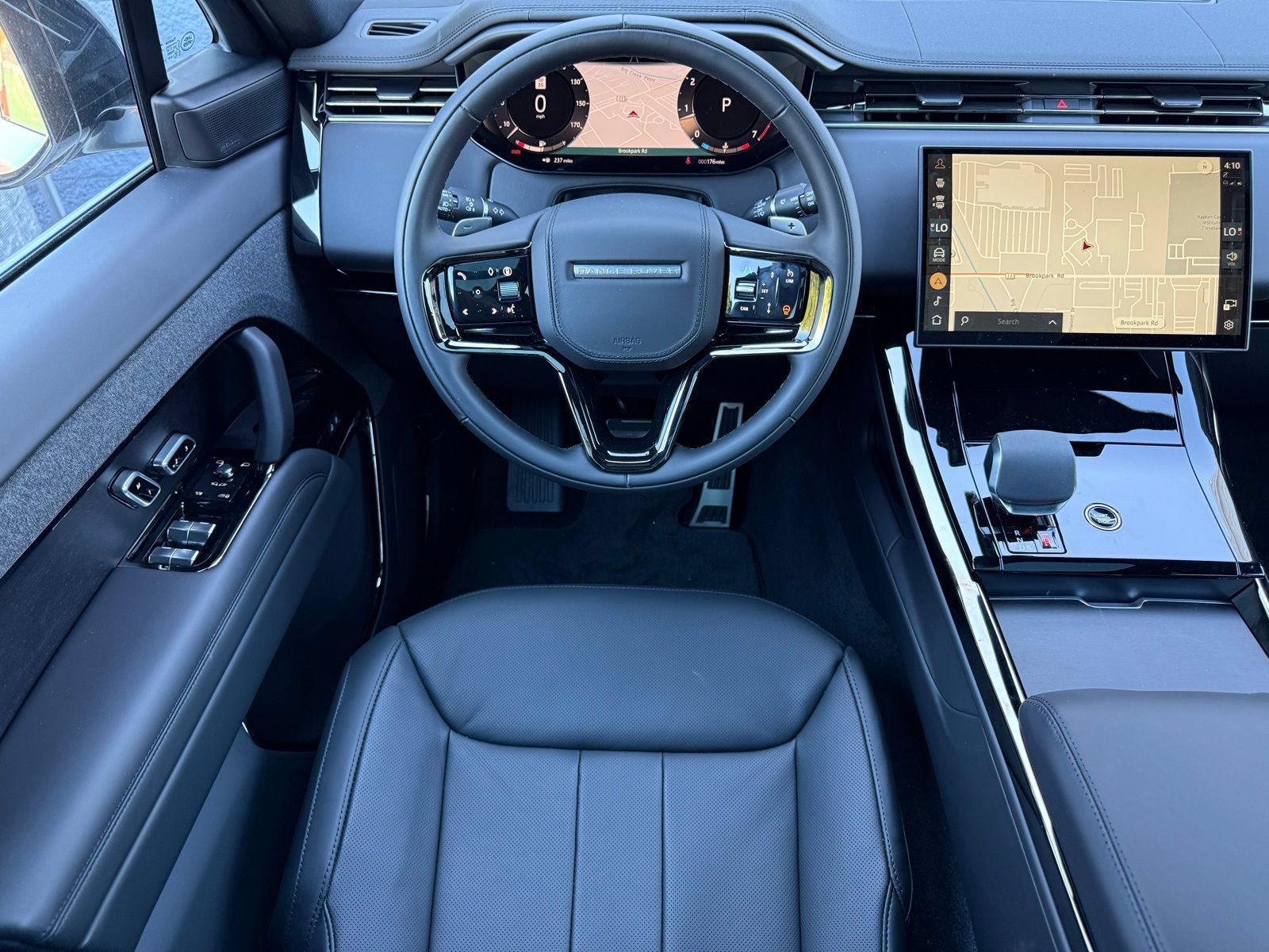 New 2025 Land Rover Range Rover Sport Dynamic SE AWD/4WD image 27