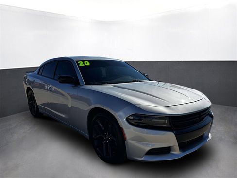 Used 2020 Dodge Charger SXT w/ Blacktop Package image 8