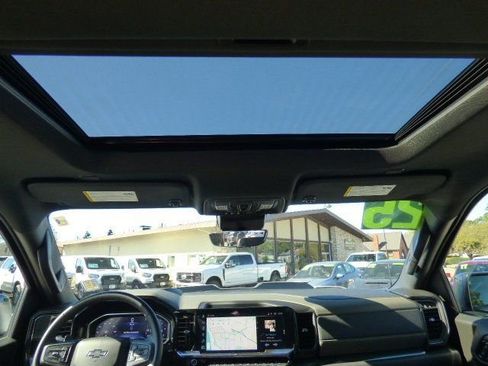 Used 2025 Chevrolet Silverado 1500 ZR2 w/ Technology Package image 8