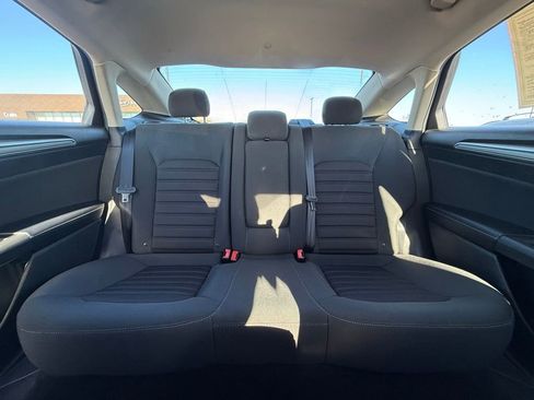 Used 2019 Ford Fusion SE FWD image 29