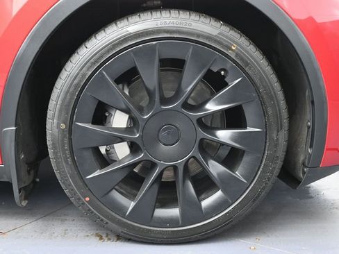 Used 2023 Tesla Model Y Long Range image 16