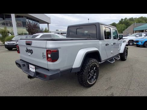 Used 2024 Jeep Gladiator Sport AWD/4WD image 8
