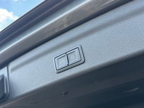 Certified 2025 Audi Q3 2.0T Premium Plus w/ Premium Plus Package image 28