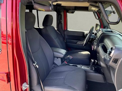 Used 2013 Jeep Wrangler Unlimited Sport AWD/4WD image 9