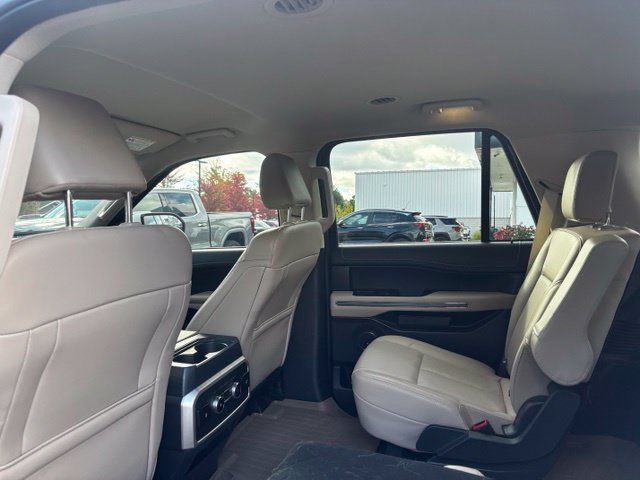 Used 2024 Ford Expedition XLT AWD/4WD image 9