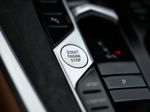 Certified 2025 BMW X5 sDrive40i w/ Premium Package image 32