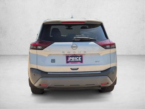 Used 2022 Nissan Rogue SV FWD image 7
