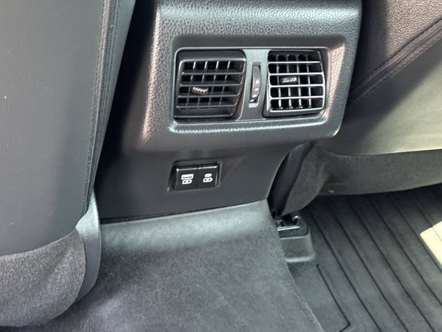 Used 2025 Toyota Camry XSE FWD image 11