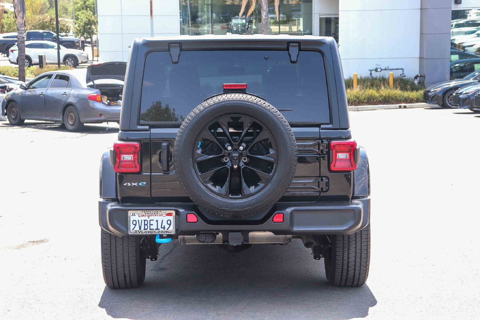 Used 2022 Jeep Wrangler Unlimited Sahara w/ Cold Weather Group AWD/4WD image 5