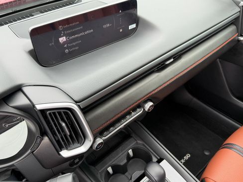 Certified 2025 MAZDA CX-50 AWD 2.5 Turbo w/ Premium Pkg image 19