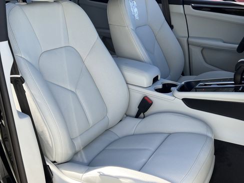 New 2026 Porsche Macan image 16