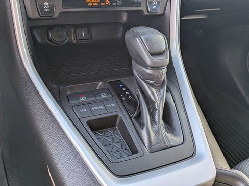 Used 2021 Toyota RAV4 XLE image 20