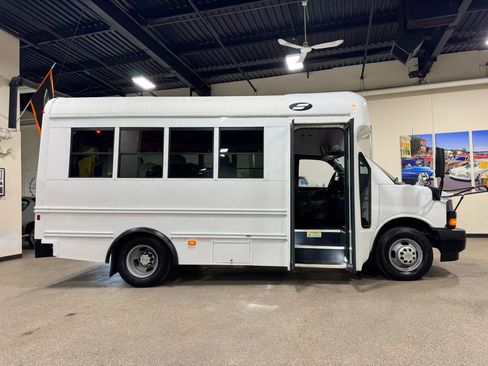 Used 2019 Chevrolet Express 3500 w/ School Bus Package image 32