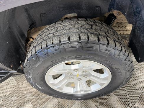 Used 2010 Chevrolet Suburban LT AWD/4WD image 20