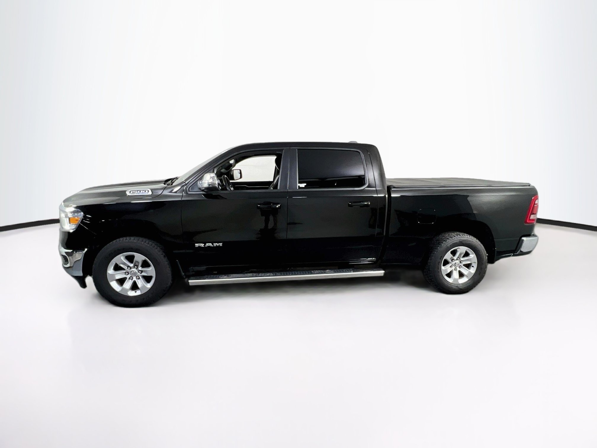 Used 2023 RAM 1500 Laramie AWD/4WD image 8