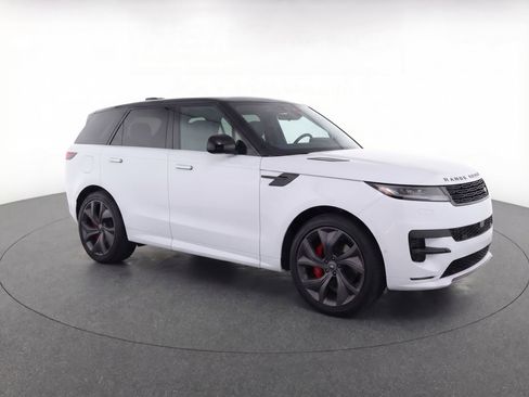 Used 2024 Land Rover Range Rover Sport Dynamic SE image 2