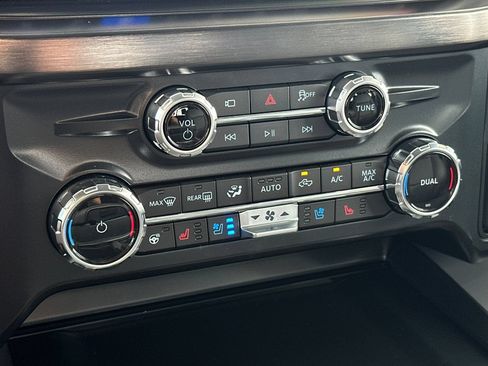New 2026 Ford F250 Lariat w/ Black Appearance Package AWD/4WD image 19